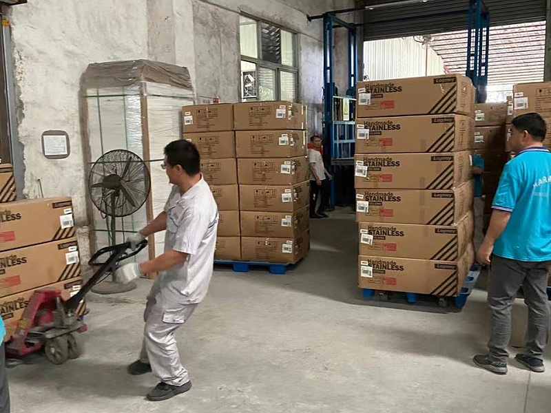 生產不（bú）鏽鋼洗菜盆廠家