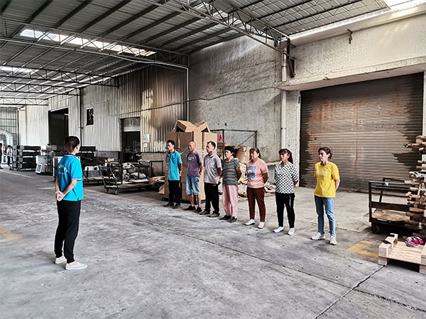 生產不鏽鋼洗菜盆廠家（jiā）包裝部