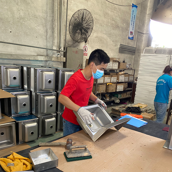 廚（chú）房水槽台（tái）下盆