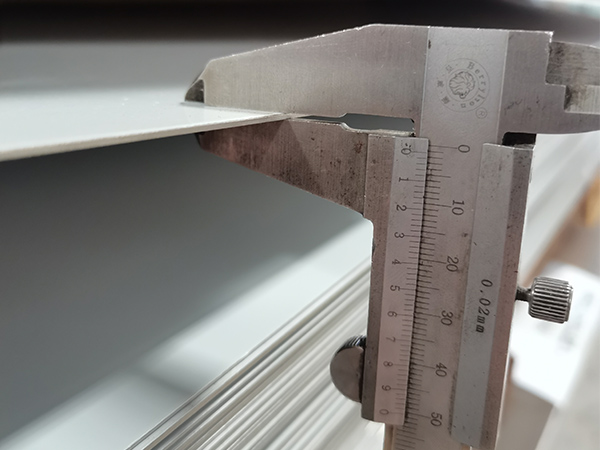 廚房水槽台下盆