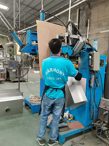 廚房水槽台下盆