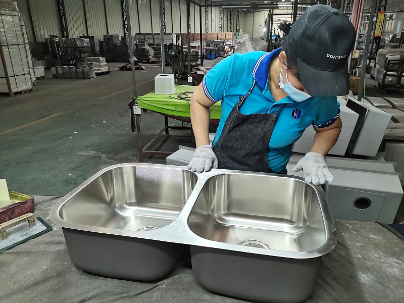 廚房不鏽鋼水盆