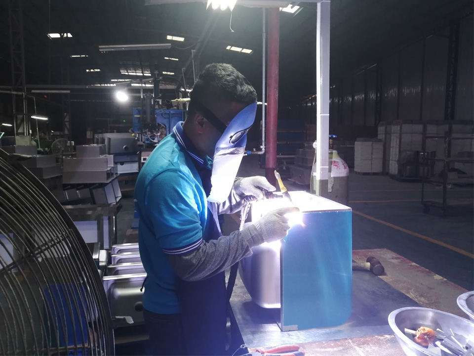 生產不鏽（xiù）鋼洗菜盆廠家