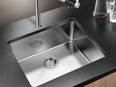 不鏽鋼水槽定做（zuò）廠家（jiā）