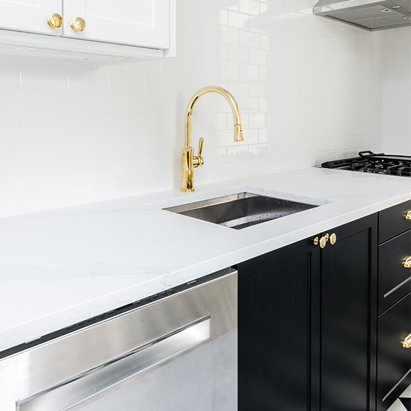 不（bú）鏽鋼洗菜盆