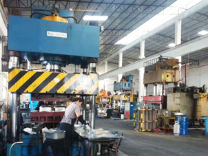 大（dà）型生產設備