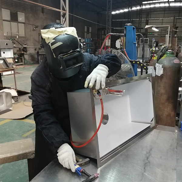 家用定做不鏽鋼（gāng）水槽