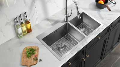 不鏽鋼水槽廠告訴你洗菜盆選單盆還是（shì）雙盆